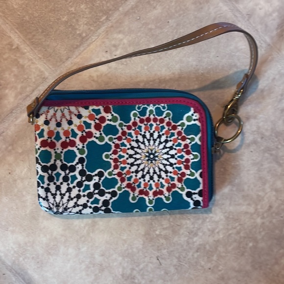 Fossil Wristlet VGUC but I don’t think it has been used. Just have too many. - Picture 2 of 3